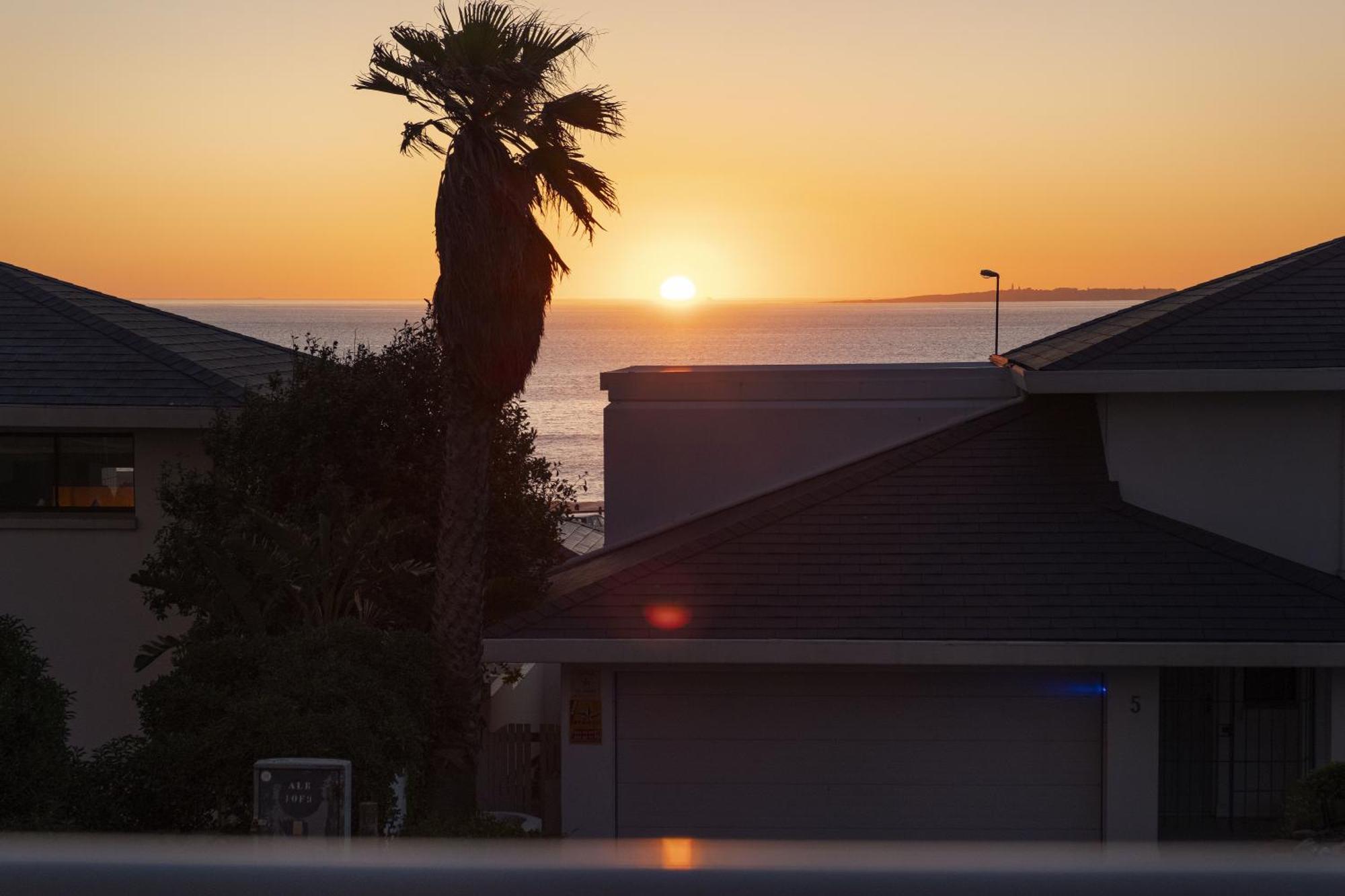 The Bay A101 By Hostagents