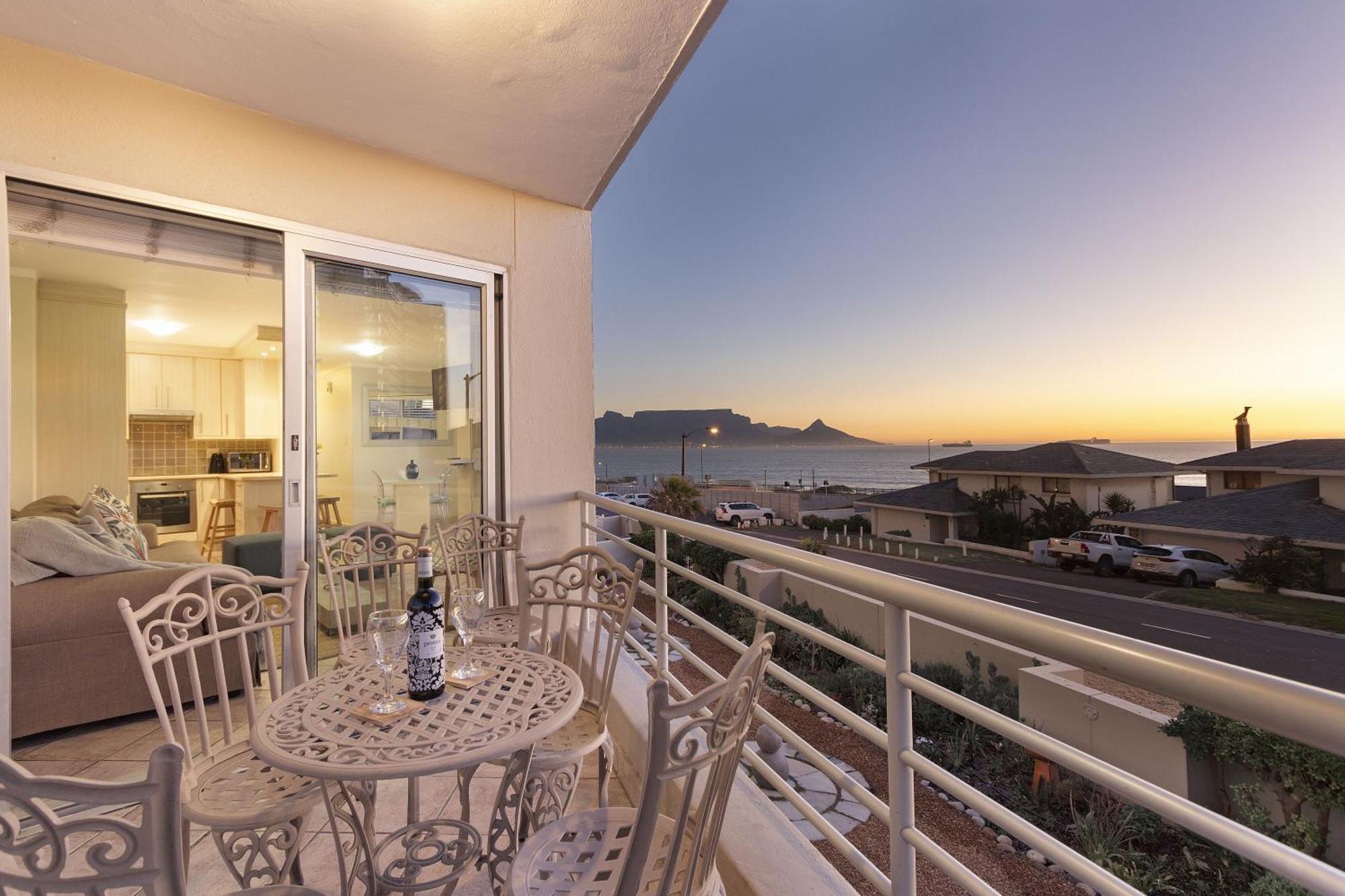 Apartment The Bay A101 By Hostagents Cape Town
